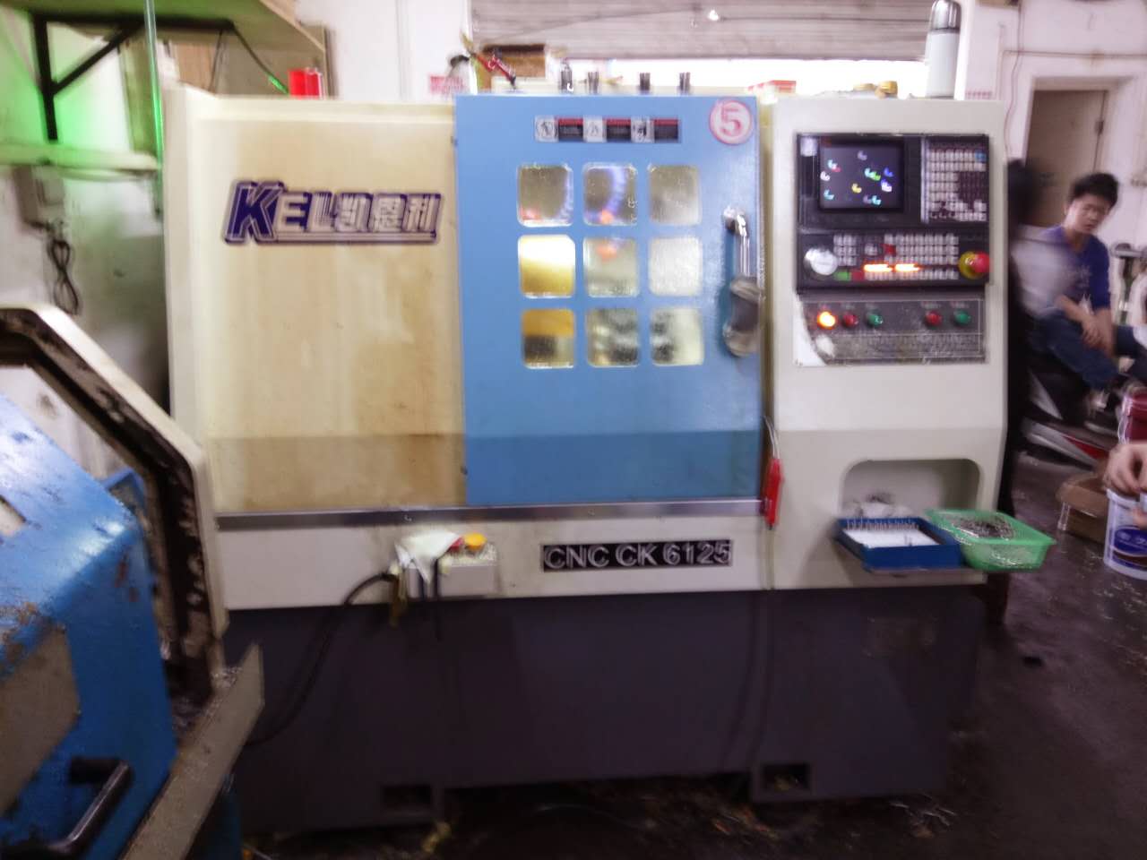 凱恩利機(jī)床使用了一年多的機(jī)器外形
