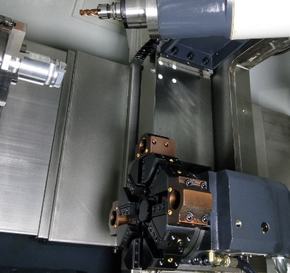 標準配置為伺服刀塔,再配置車銑銑削機構(gòu)、實現(xiàn)4+1軸車銑復(fù)合加工或5軸加工。 標準配置為伺服刀塔,再配置車銑銑削機構(gòu)、實現(xiàn)4+1軸車銑復(fù)合加工或5軸加工。